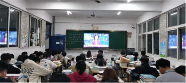 建筑艺术学院各班级团支部组织学习六中全会精神“主题团日活动”89.jpg