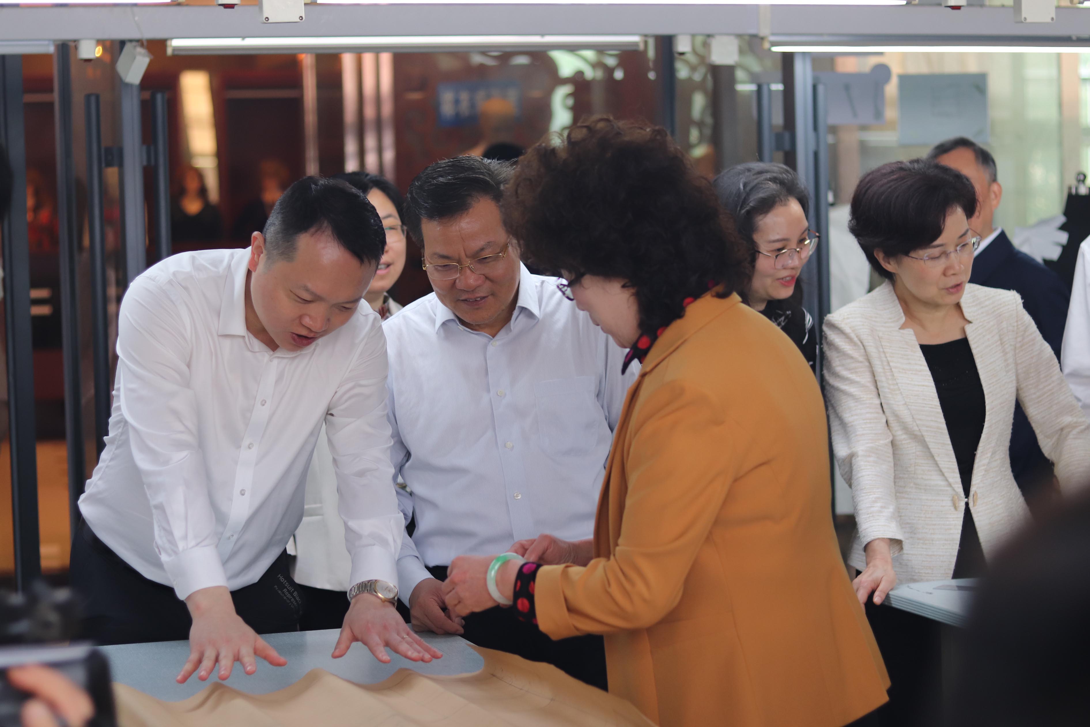 1714265921413975.jpg 1714265921413975.jpg