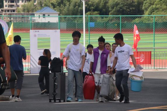 1758161033975647.jpg 1758161033975647.jpg