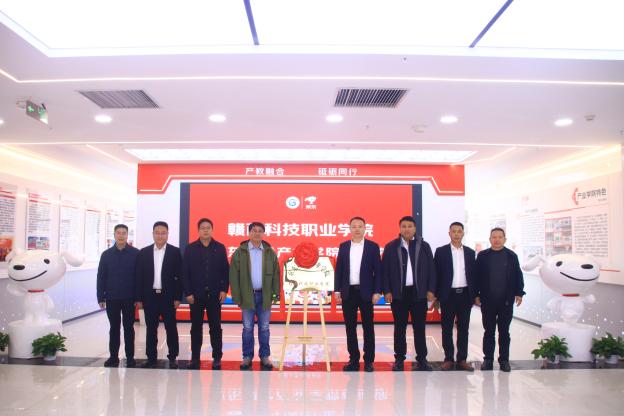 1763949779938450.jpg 1763949779938450.jpg