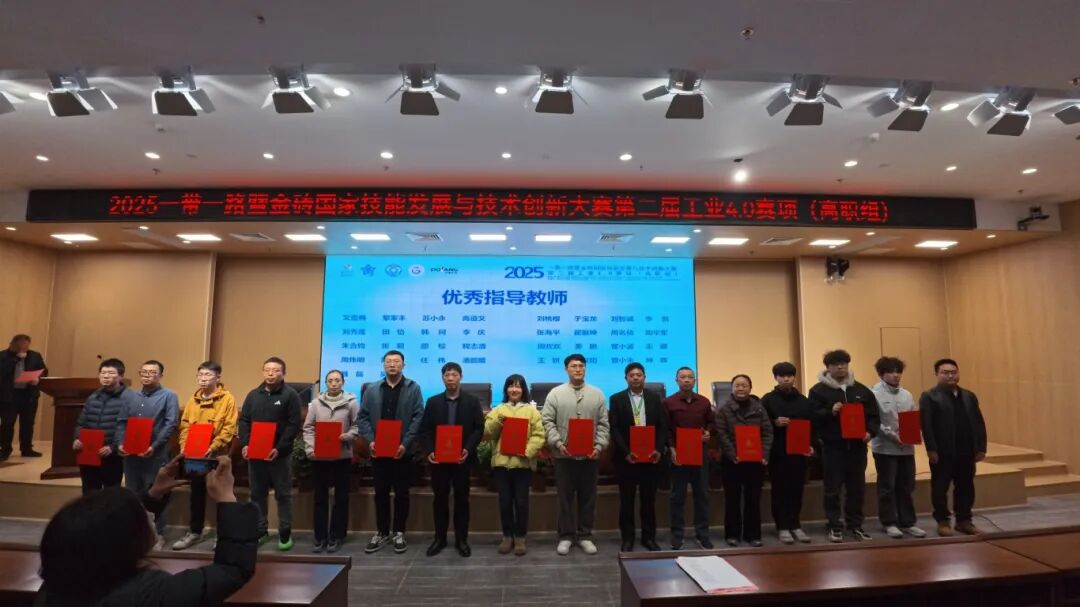 1766460155759681.jpg 1766460155759681.jpg